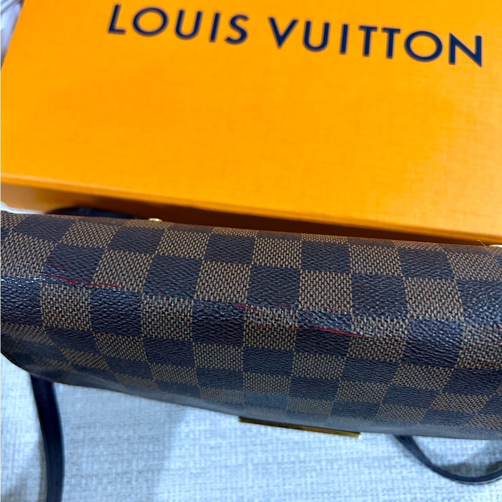 Louis Vuitton Brown Checkered Bag - Picture 9 of 15